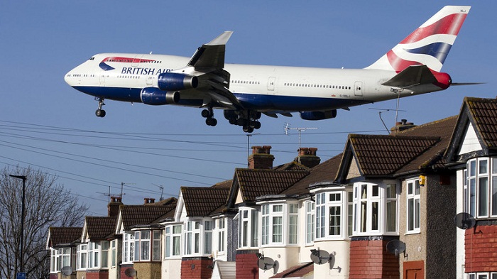 Londres: un drone serait entré en collision avec un avion à l`aéroport d`Heathrow